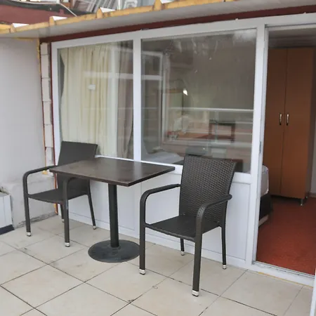 Palace Point Hotel 2*