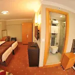 Palace Point Hotel