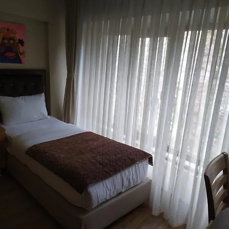 فندق Palace Point 2*