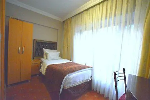 Palace Point Отель