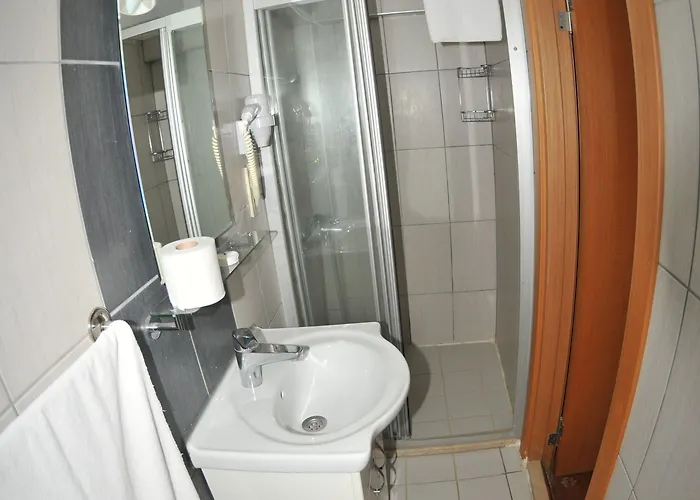 Palace Point Отель