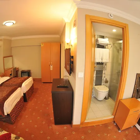 Palace Point 2*
