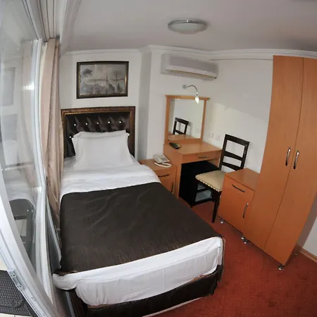 Palace Point 2*