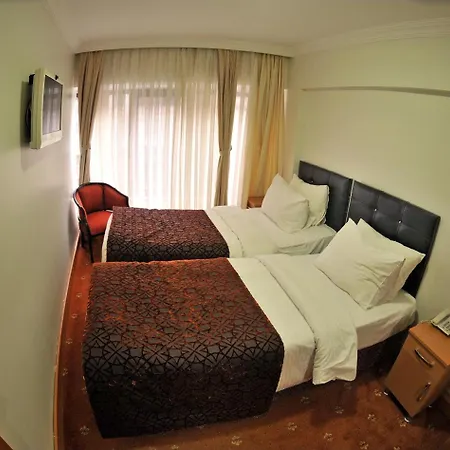 Palace Point Hotel 2*