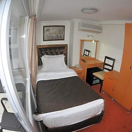Palace Point 2*