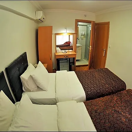 Palace Point 2*