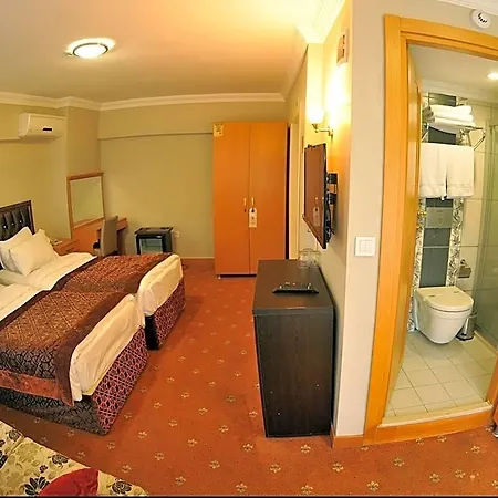 Palace Point 2*