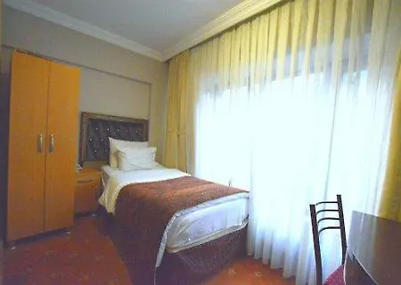 Palace Point Hotel
