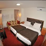 Hotel Palace Point 2*