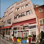 Palace Point Hotel 2*