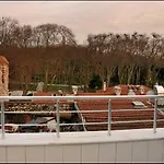 Palace Point Hotel 2*